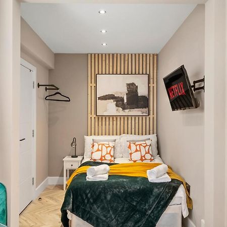 Cosy Heathrow Studios - Parking - Garden 런던 외부 사진