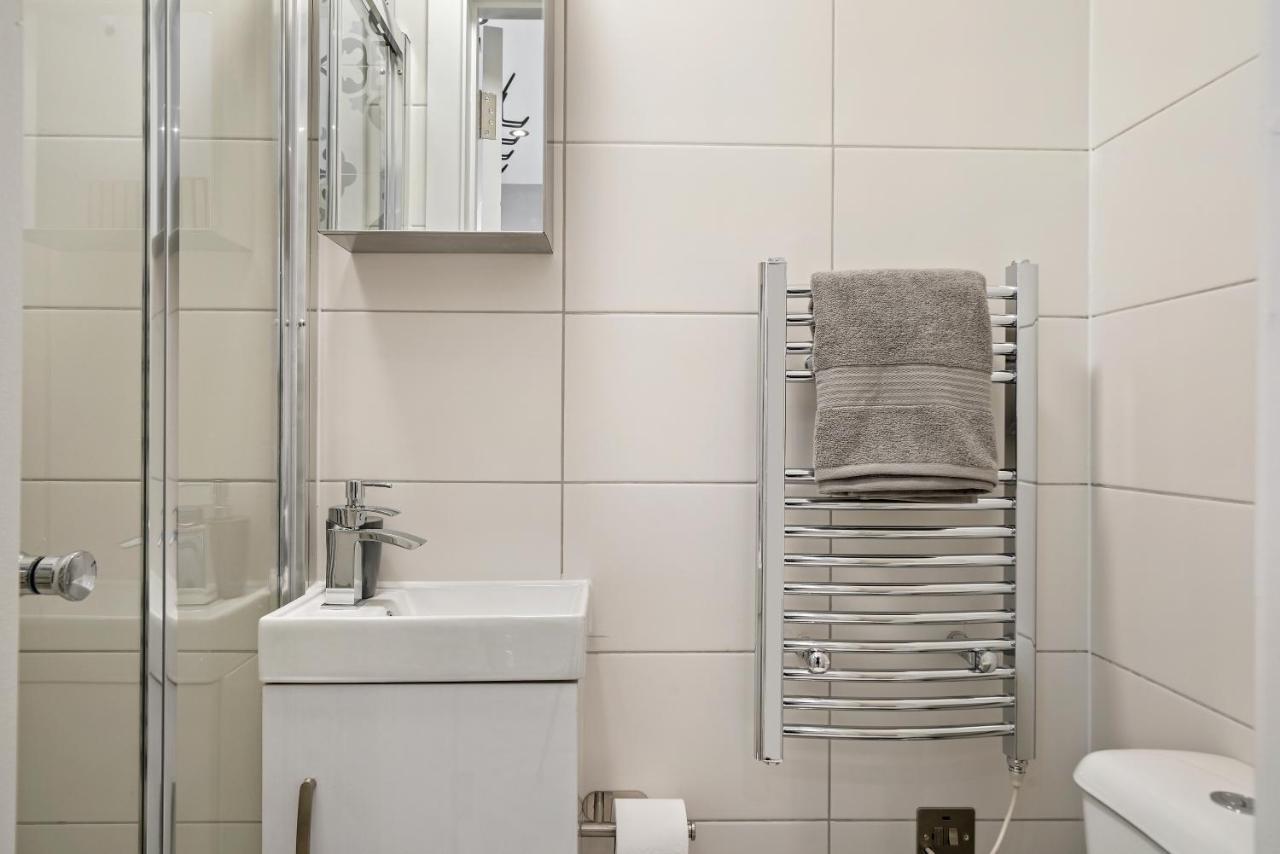 Cosy Heathrow Studios - Parking - Garden 런던 외부 사진