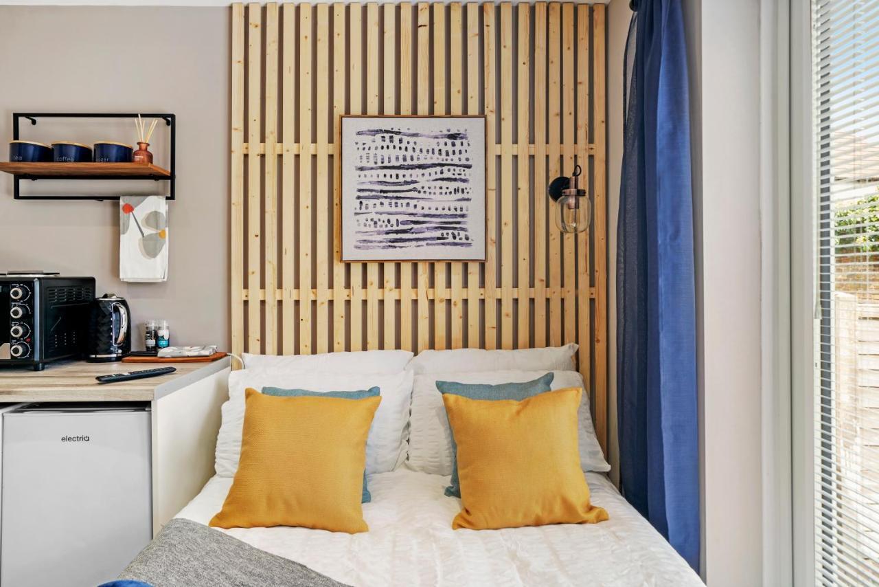Cosy Heathrow Studios - Parking - Garden 런던 외부 사진