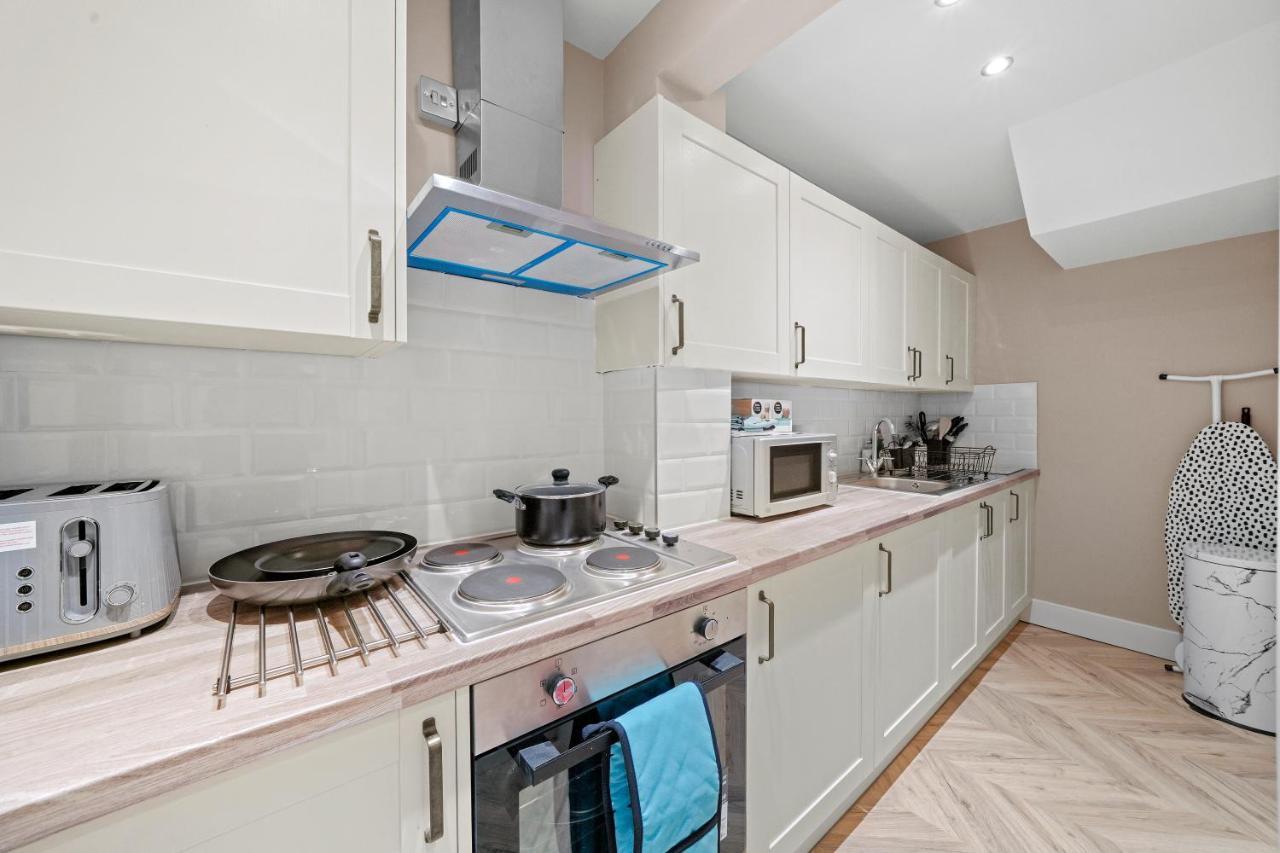 Cosy Heathrow Studios - Parking - Garden 런던 외부 사진