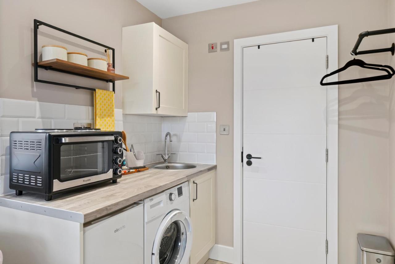 Cosy Heathrow Studios - Parking - Garden 런던 외부 사진