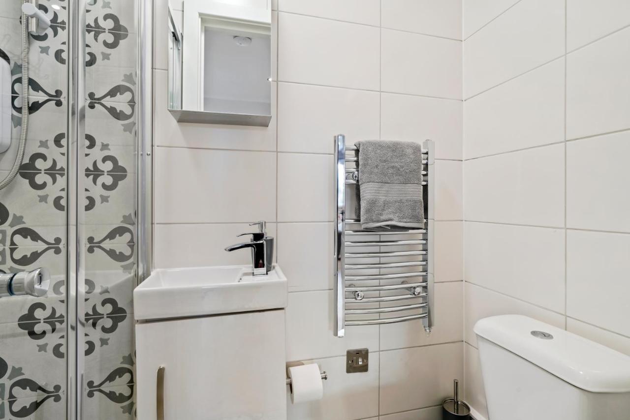 Cosy Heathrow Studios - Parking - Garden 런던 외부 사진